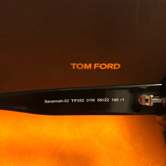 Gorgeous Tom Ford Sunglasses Like new - Picture 6 of 7